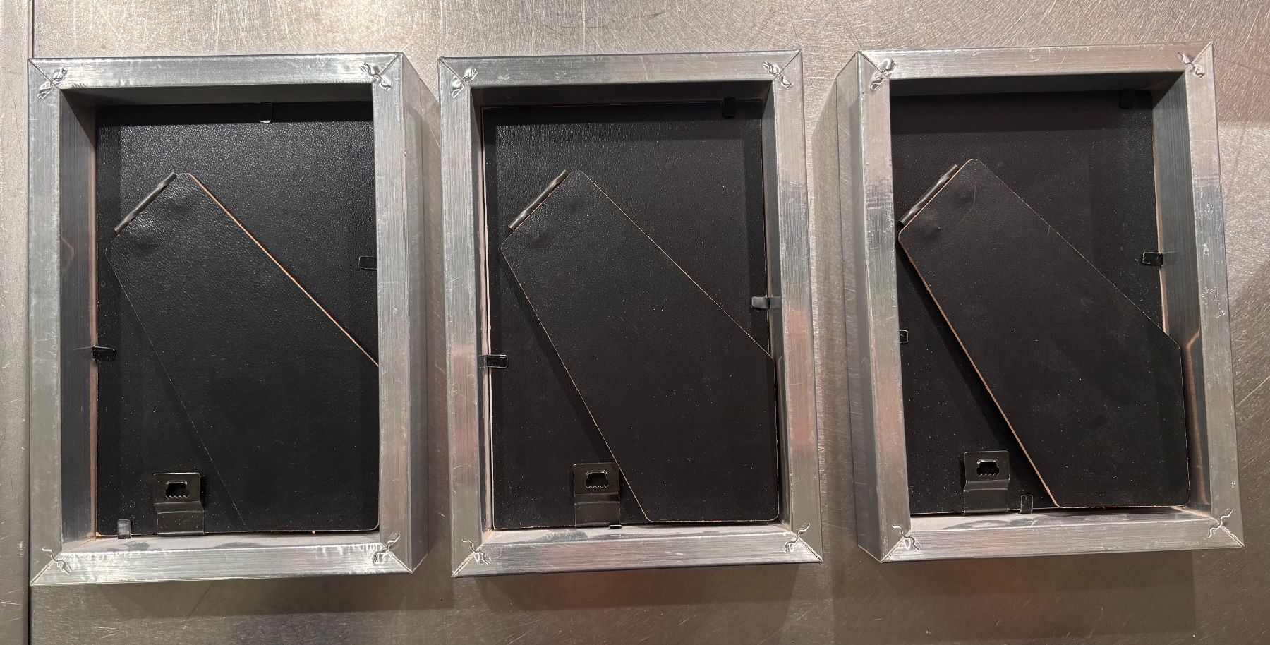 Ikea Cornici: Lot de 3 cadres IKEA argentés – Usato da Neuchatel venduto da melagian 1