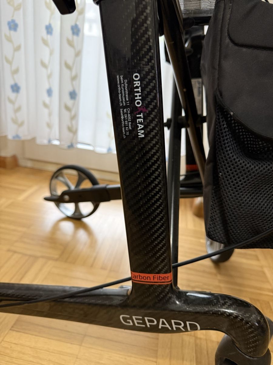 Aides à la marche: ROLLATOR MOBILEX GEPARD CARBON – D'occasion à Basel par John003 3