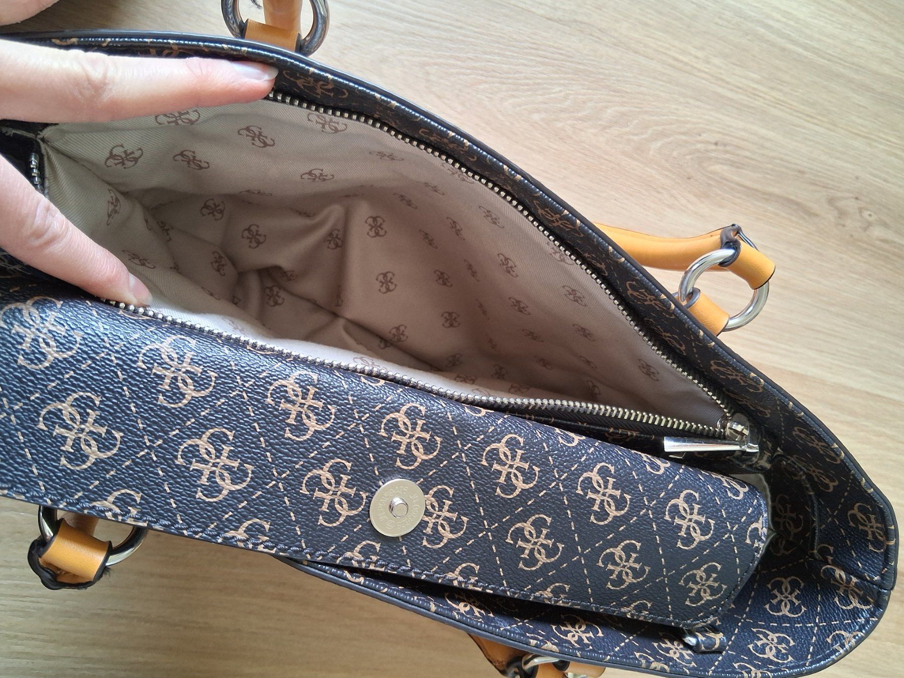 Guess Borse da donna: Guess Handtasche – Usato da Lengnau AG venduto da Nathi88 7