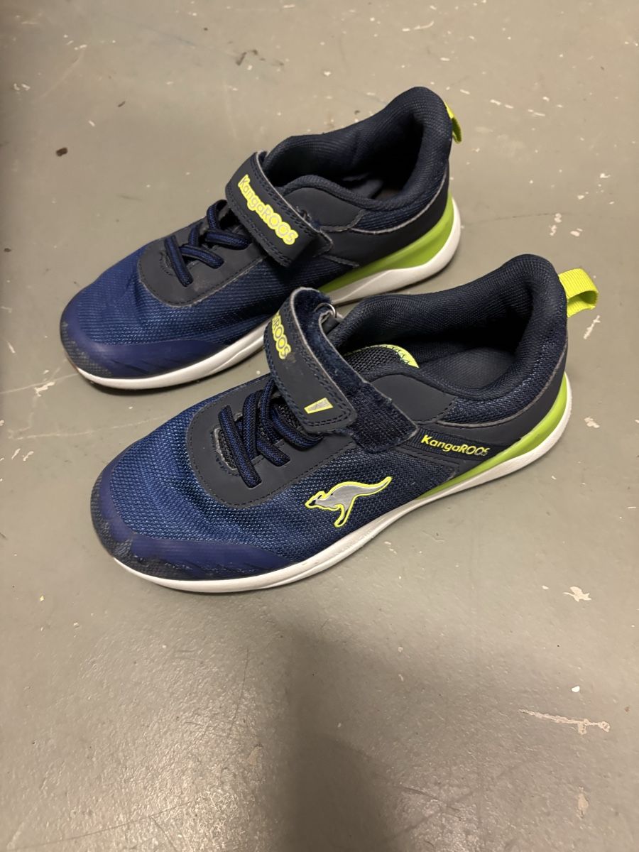 Schuhe für Jungen: Hallenschuhe 33 – Gebraucht aus Wimmis von Soccerfanshop