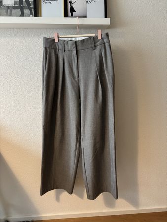 Graue Wideleg Hose von Mango