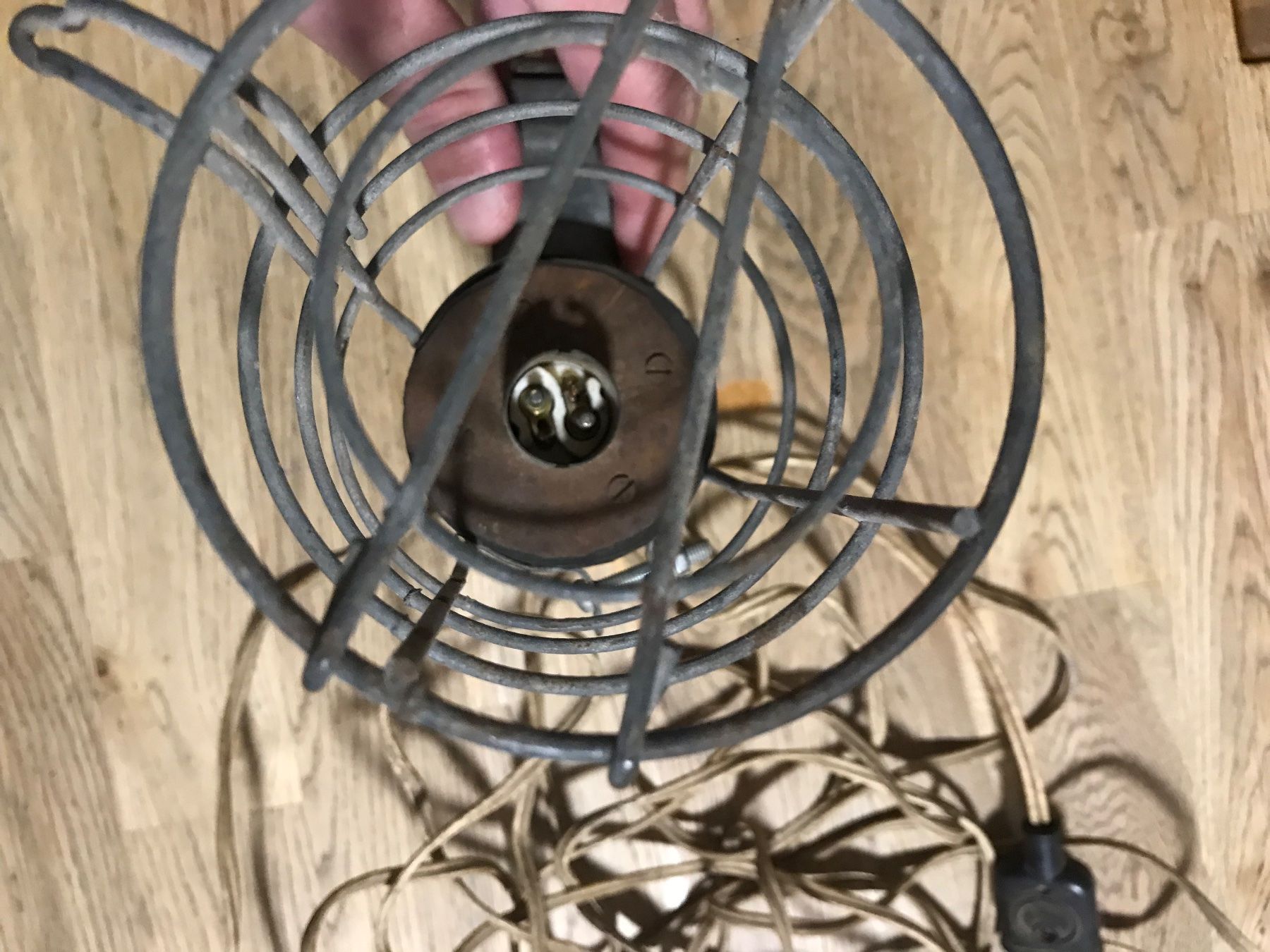 Lampade: Alte  elektrischen  tragbare Lampe – Usato da Niederscherli venduto da ija_y67c 4
