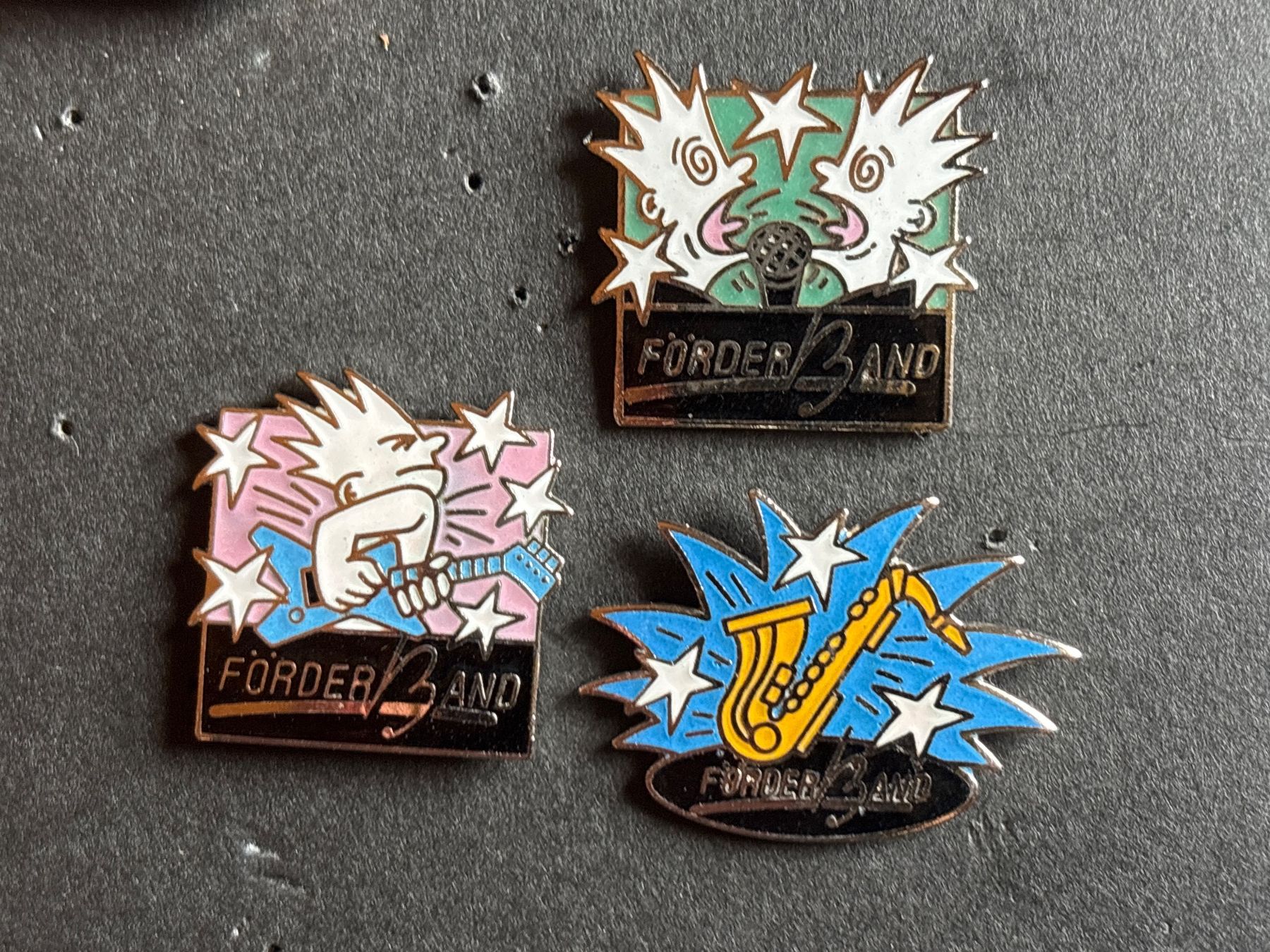 Plaketten & Abzeichen: Pins Förderband Musik – Gebraucht aus Lützelflüh-Goldbach von NicoleL.