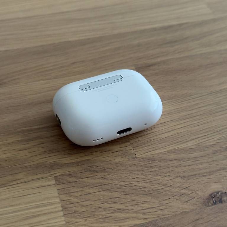 Apple Cuffie: Apple AirPods Pro 2 Ladecase (USB-C) – Usato da Widen venduto da flavio_marchi 3