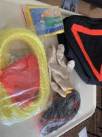 Auto Pannenset: Abschleppseil, Kabel, Regenmantel, Neuwertig