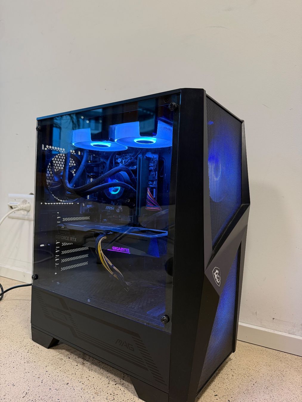 PC: Gaming PC with RTX3060 Desktop Computer – Usato da Zürich venduto da dia_978b 1
