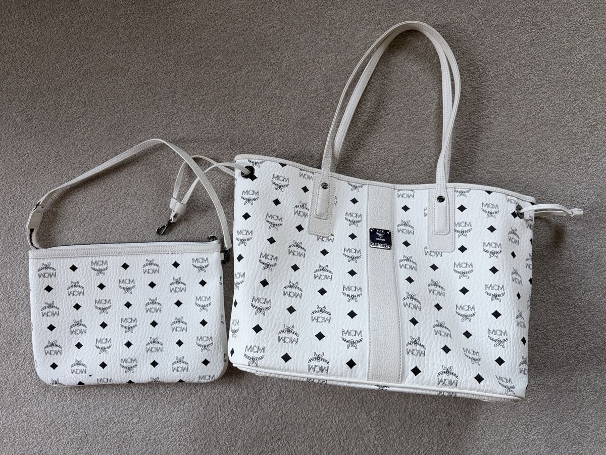 Mcm Borse: MCM Tasche Liz, Medium, reversible, weiss – Nuovo (secondo la descrizione) da Zollikon venduto da into-the-west