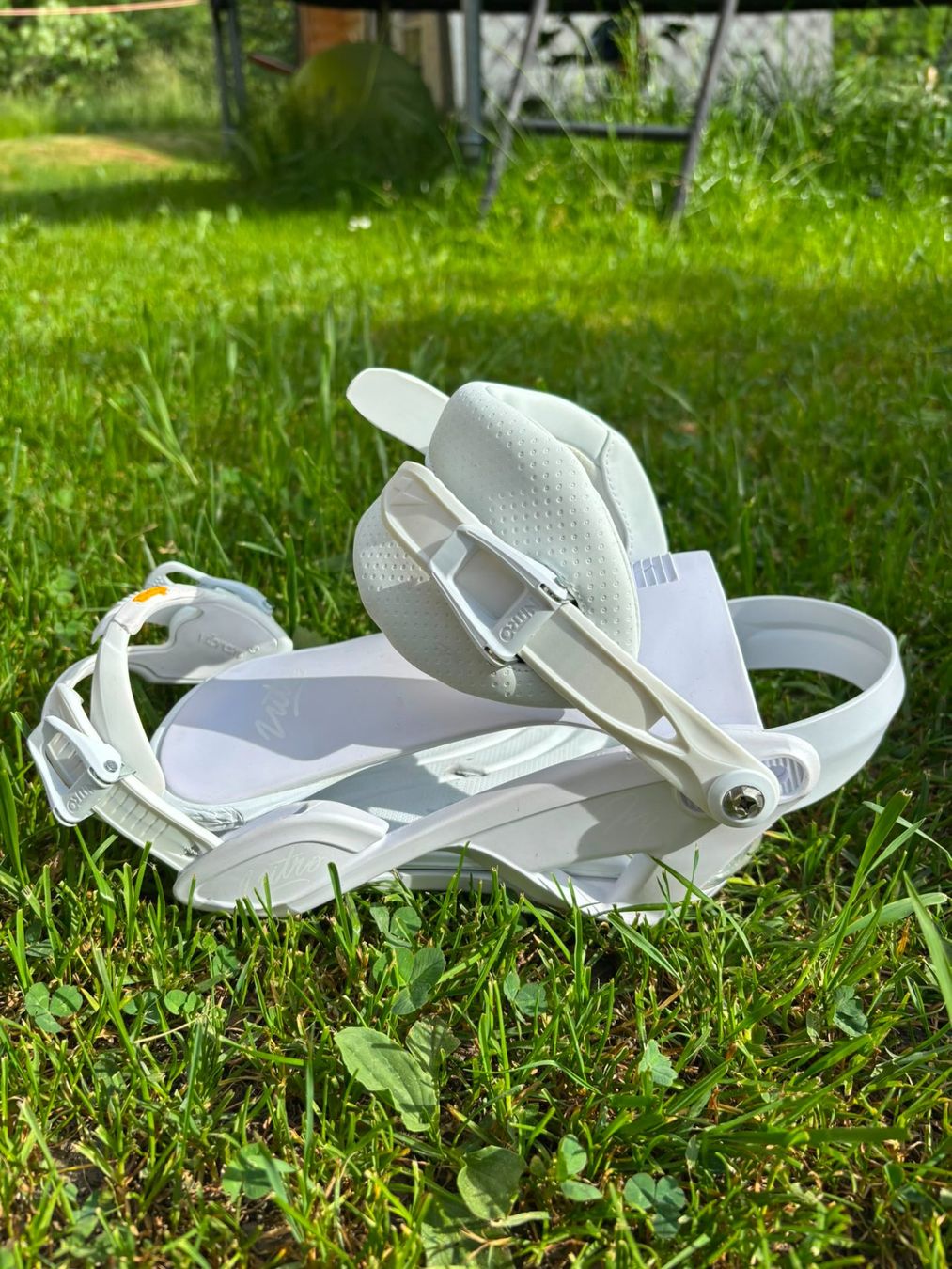 Snowboard Nitro Attacchi: Snowboard Bindung Nitro Ivy White Pearl S/M – Nuovo (secondo la descrizione) da Rüegsauschachen venduto da heni01 1