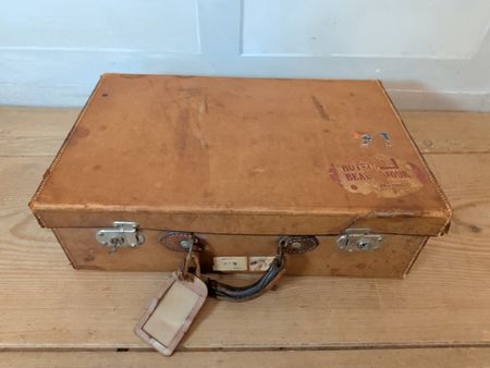 Alter Reisekiffer Leder braun für Restaurator