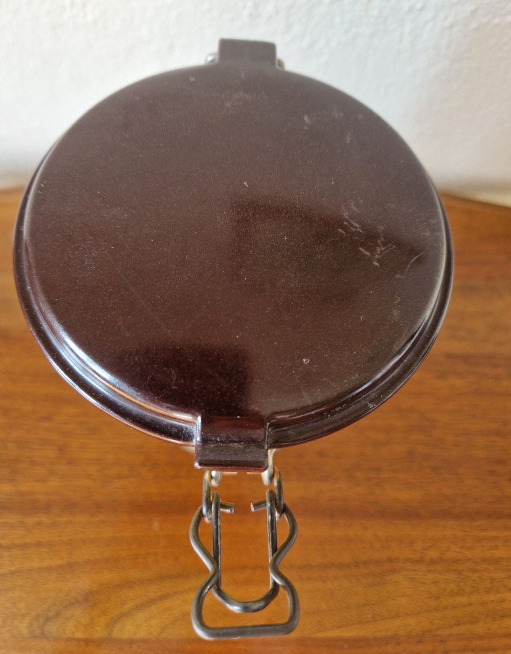 Altro per la casa: Hermet Dose mit Bakelitdeckel – Usato da Bern venduto da Antikbatik 1