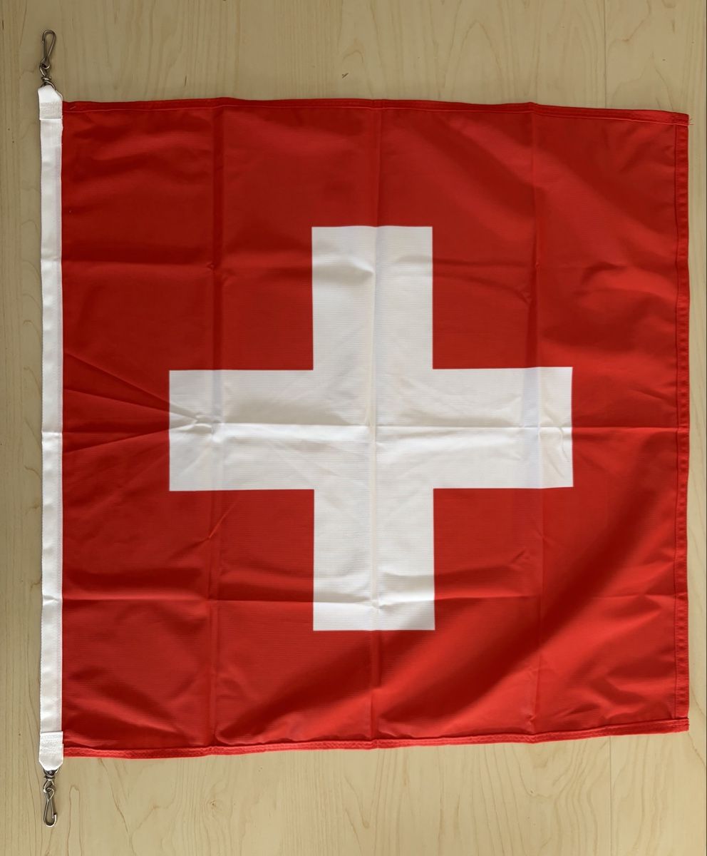 Fahnen: Schweizer Fahne 80 x 80 cm – Neu und originalverpackt aus Gunzgen von Vadesign