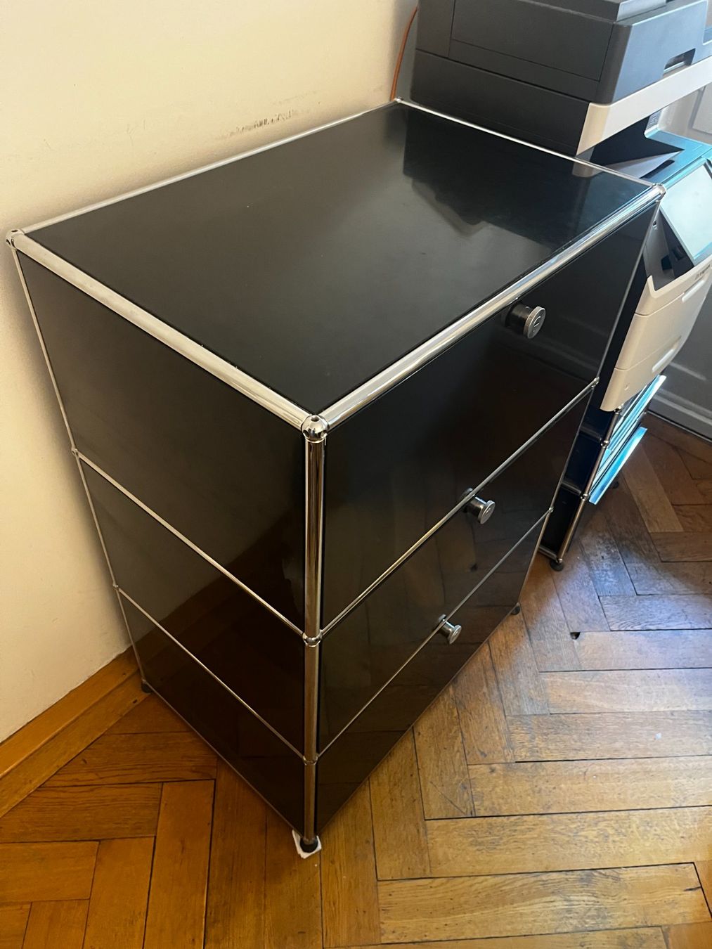 USM Cassettiere: USM Sideboard Kommode mit Hängeregisterschubladen schwarz – Usato da Zürich venduto da Allrounders 6