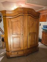 Holzschrank und Kommode Set aus Massivholz gebraucht