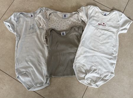 Lot de 4 Bodies Petit Bateau manches courtes 95cm 36 mois
