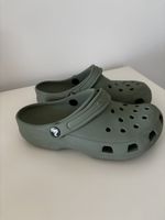 Crocs Clogs Schuhe Modell Classic grün Grösse 37-38
