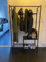 Garderobe Metall schwarz mit Ablage, Zustand gebraucht