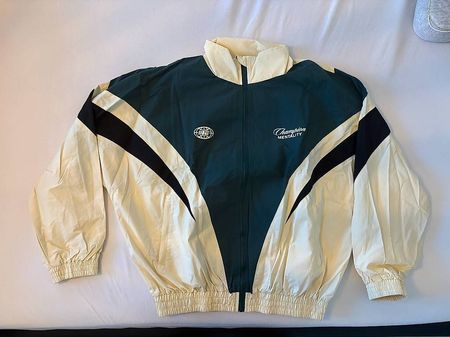 ENGAGE Champ Mentality Set  Jacke S/M + Shorts S  neu
