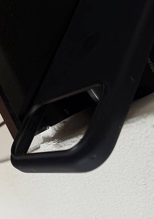 Apple Covers & Schutzfolien: iPhone 17 pro Max Original Hüllen – Gebraucht aus Möriken AG von veltro01 1