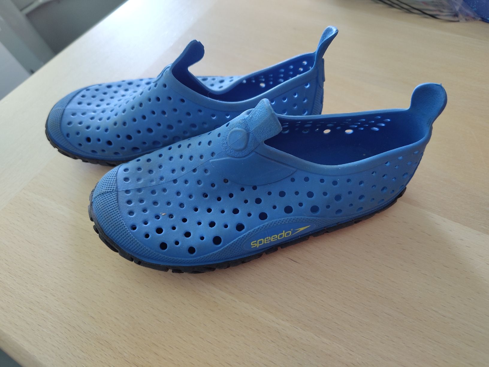 Speedo Schuhe für Jungen: Badeschuhe speedo Gr. 28 – Gebraucht aus Ostermundigen von Jinushka