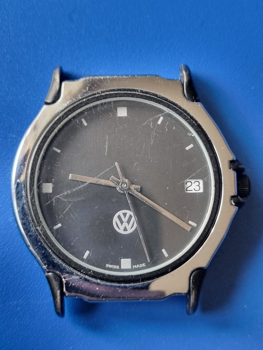 Mondaine Uhren: MONDAINE VOLKSWAGEN LOGO – Gebraucht aus Schaffhausen von Leveron13