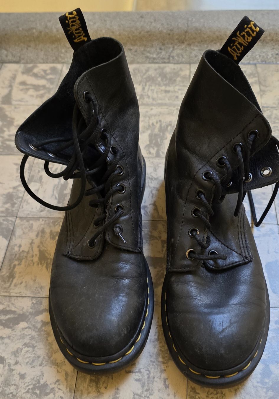 Dr. Martens Scarpe da donna: Dr. Martens  Noire taille 39 – Usato da Yverdon-les-Bains venduto da van_dq65 7