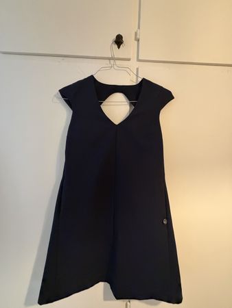 Vestito blu scuro Met In jeans taglia S con cut-out posterio