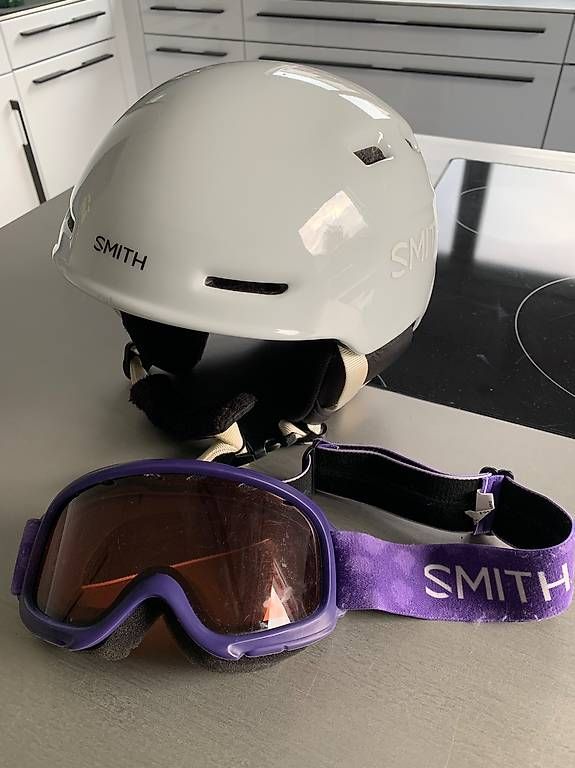 Caschi: Smith Kinder Skihelm und Skibrille – Usato da Altendorf venduto da Pippa4