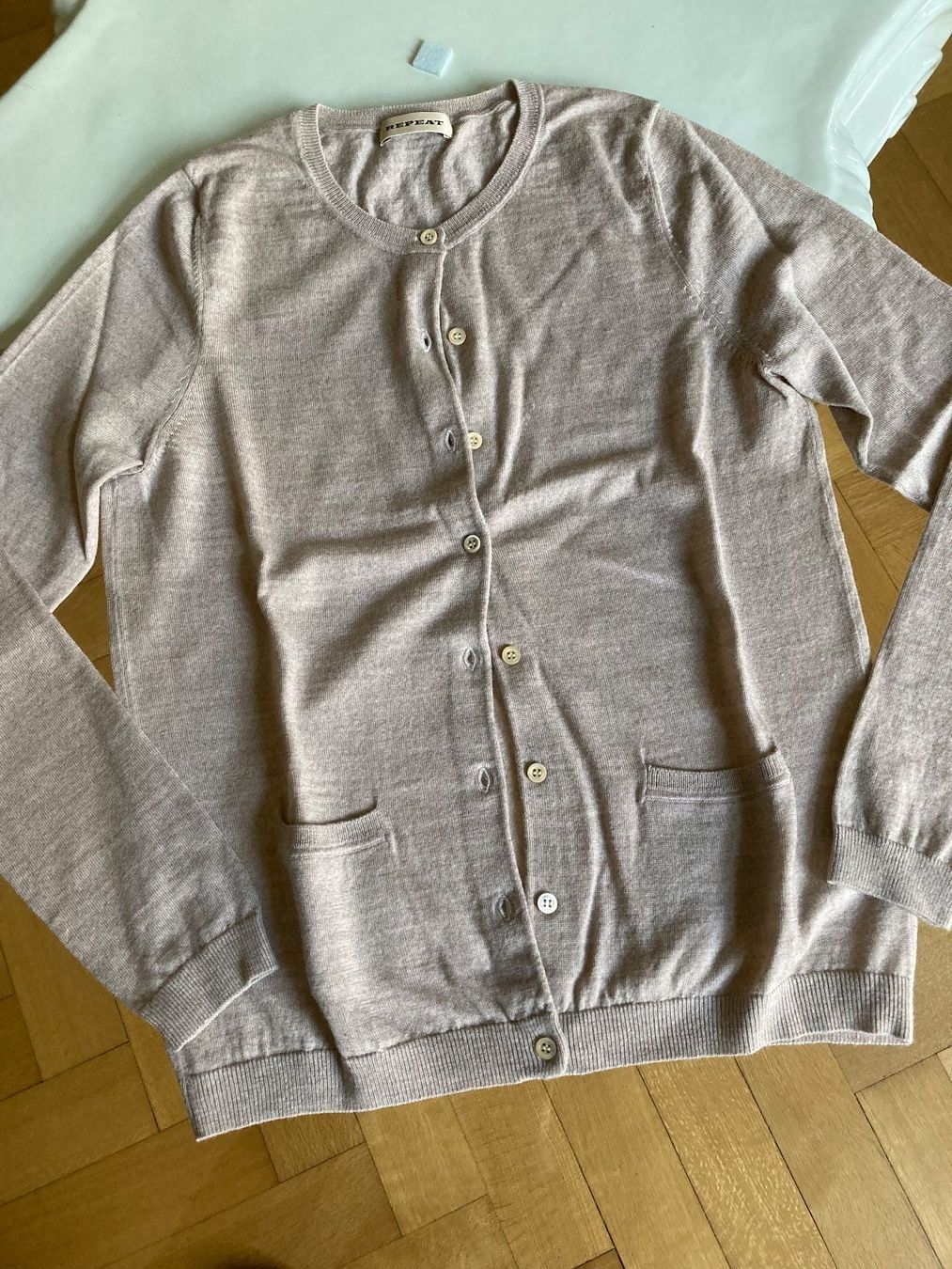 Repeat Maglioni & Felpe: REPEAT STRICKJACKE, GR. S, MERINOWOLLE, LEICHT UND WEICH – Nuovo (secondo la descrizione) da Zürich venduto da elegantissima 1