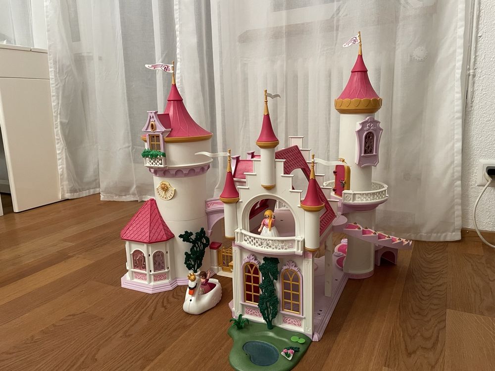  Foto zu Prinzessinnen Schloss / Playmobil (Gebraucht) in Zürich für CHF 11 