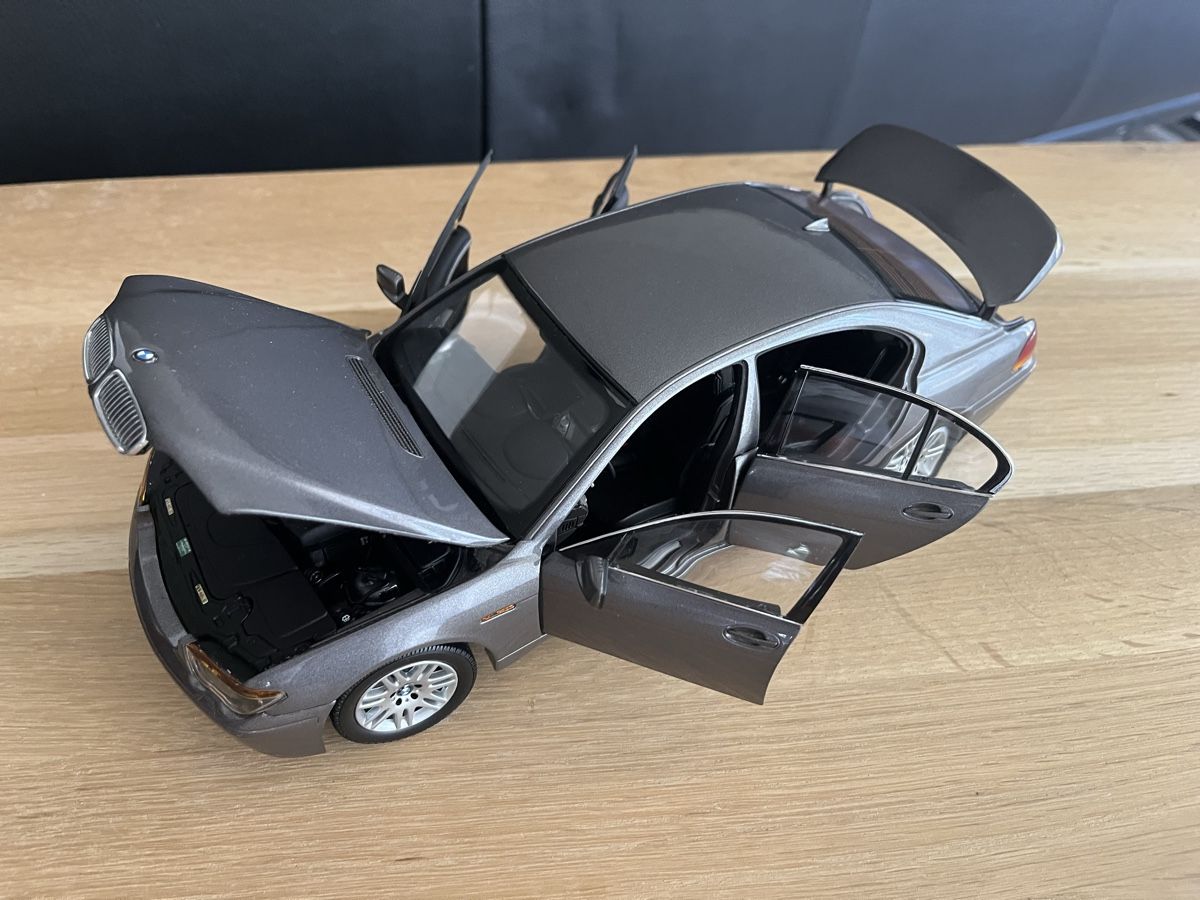 Kyosho Modellini d'auto: BMW 745i 1/18 Kyosho!! – Nuovo (secondo la descrizione) da Léchelles venduto da Mlinspiration 4
