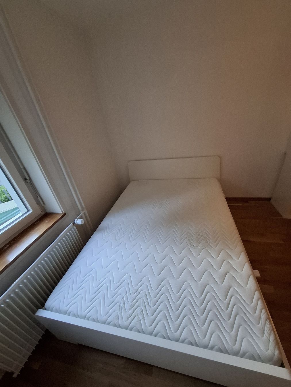 Letti: Bett inkl. Lattenrost & Matratze 140x200 – Usato da Winterthur venduto da aswyss 1