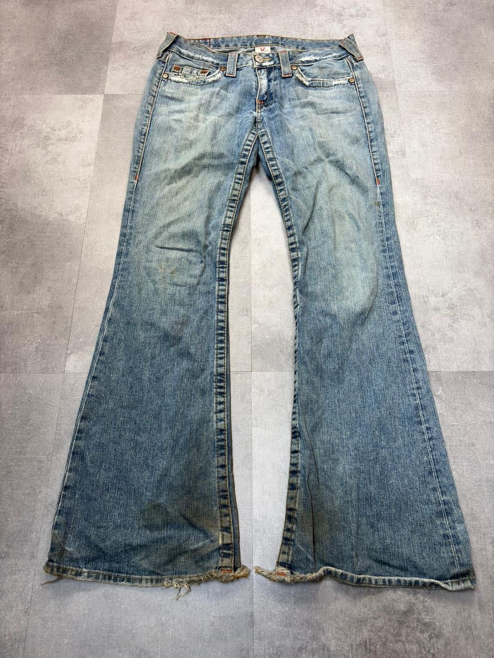 True Religion Jeans: True Religion Bootcut Flared Jeans - Grösse L/28 – Nuovo (secondo la descrizione) da Werdenberg venduto da hase.vintage 2