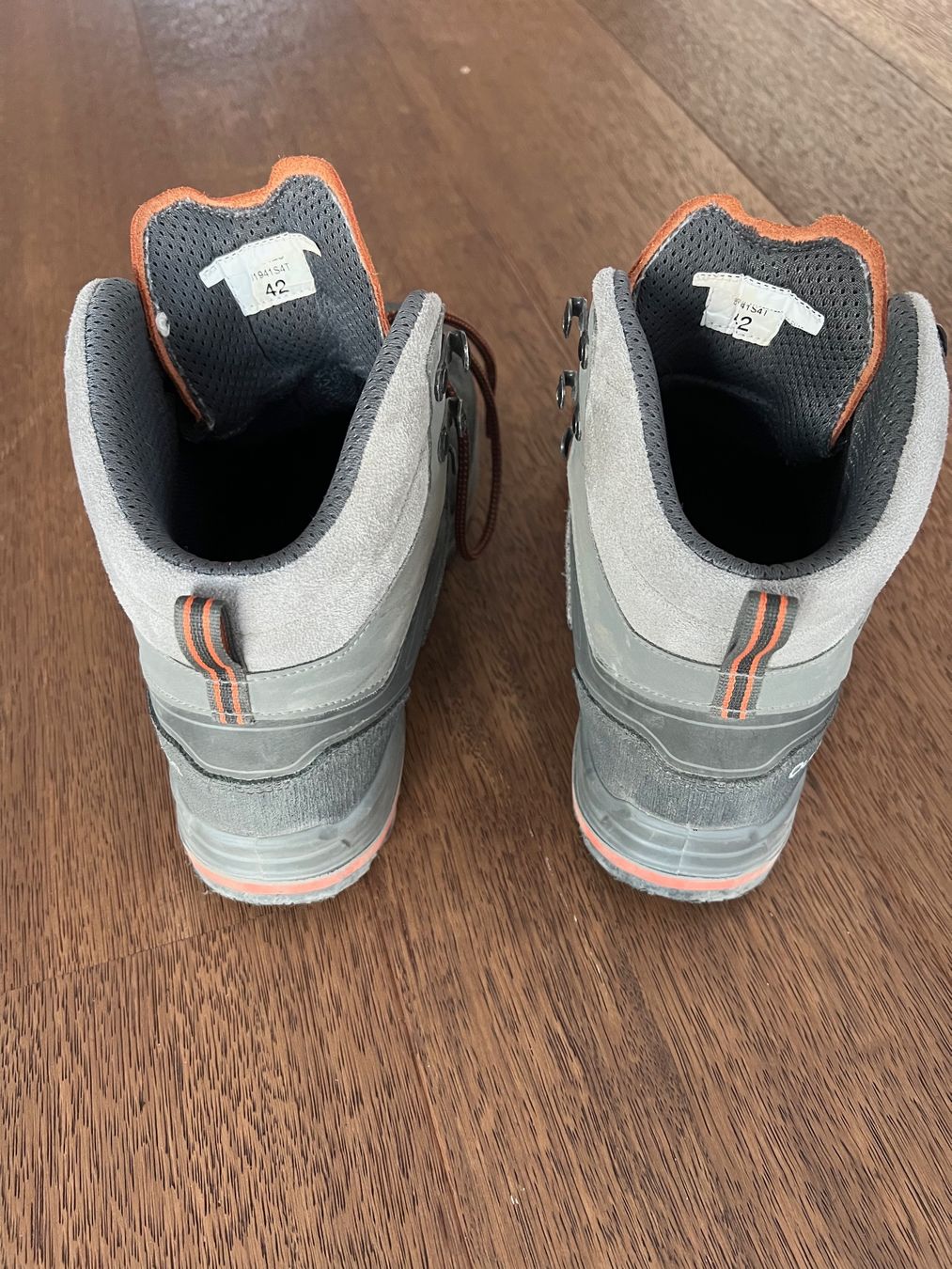 Decathlon Scarpe da uomo: Chaussure de randonnée Queschua T.42 – Usato da BASSINS venduto da lulu150971 1