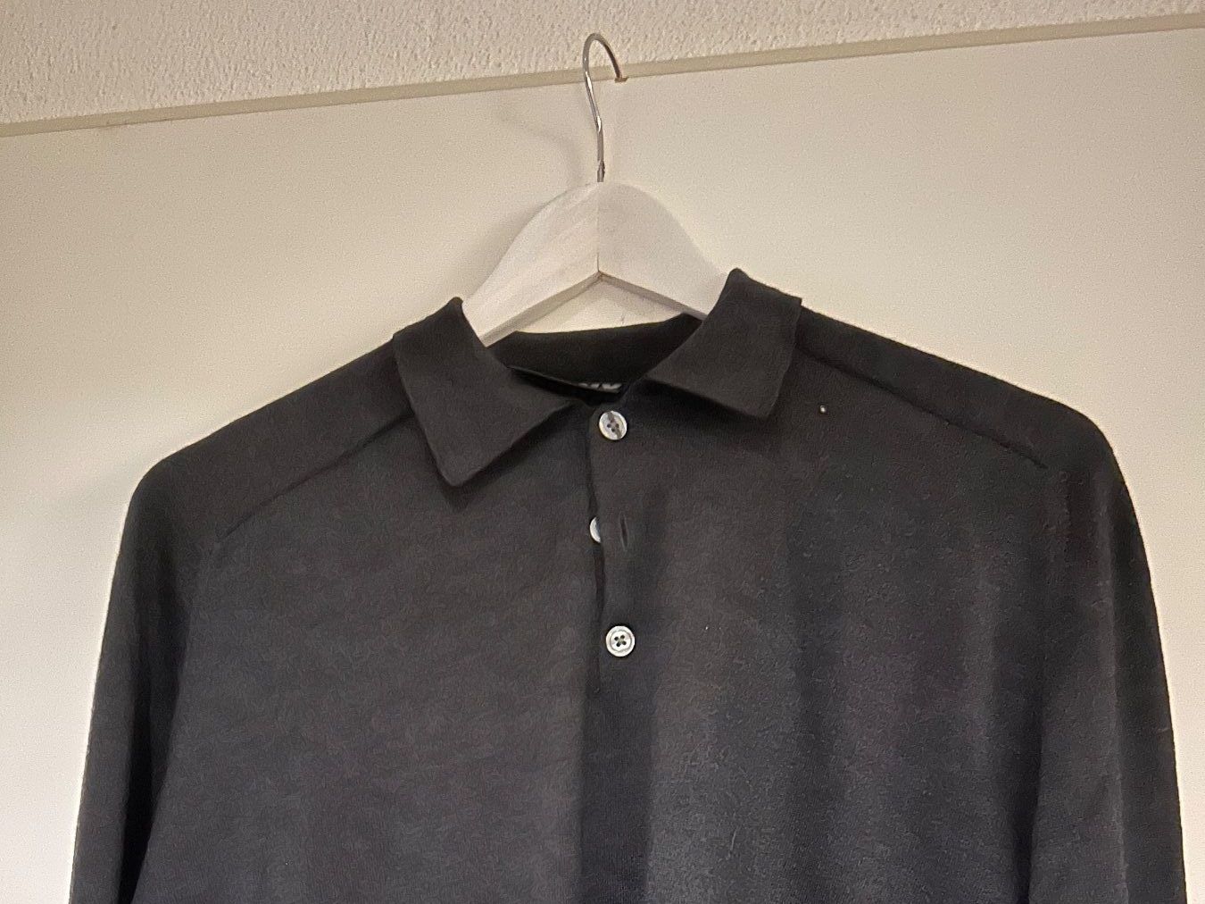 DKNY Maglioni & Felpe: Wollpullover mit Kragen – Usato da Zumikon venduto da Uranus88