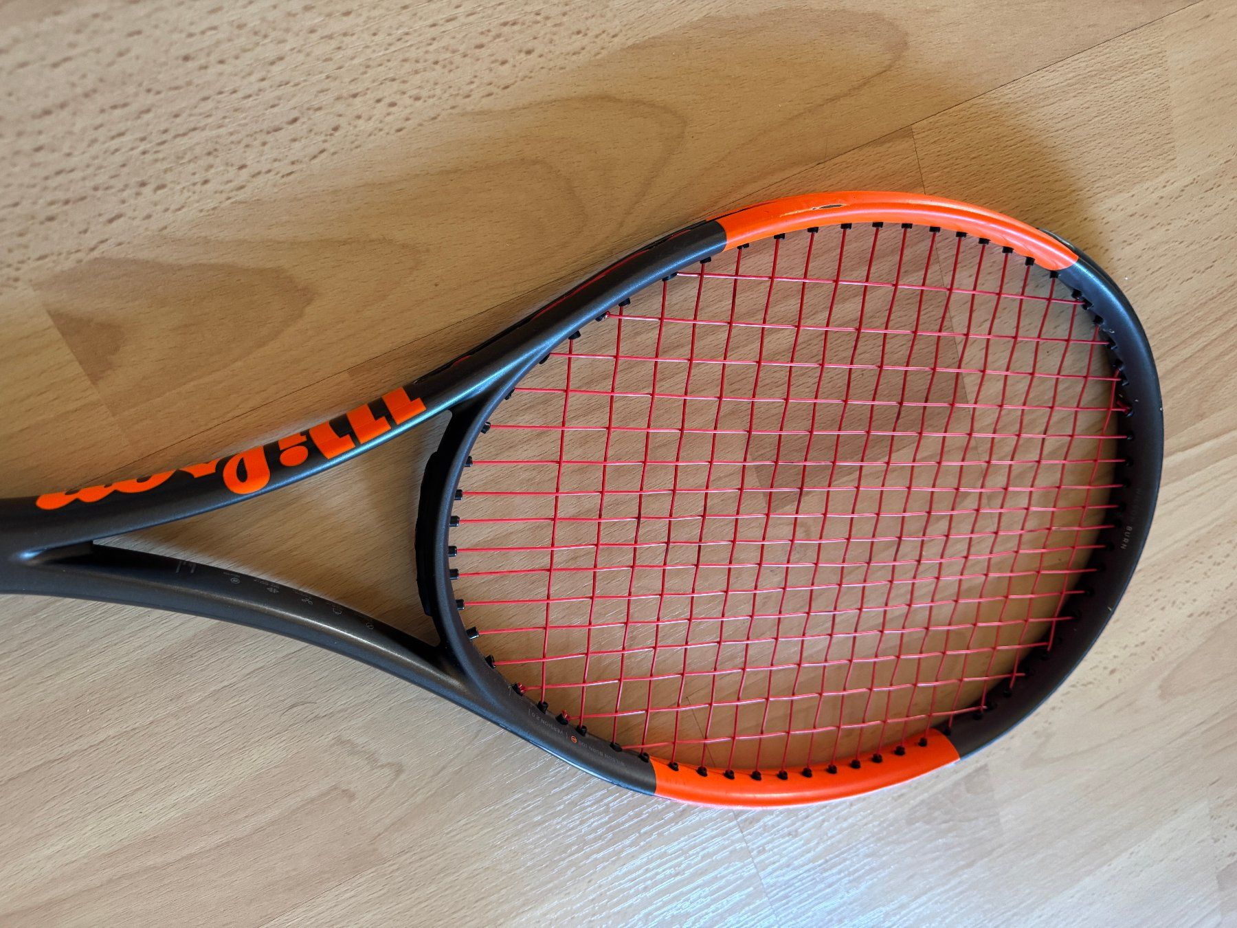 Wilson Racchette: Tennisschläger Wilson Burn 100, v2.0 – Usato da Rapperswil SG venduto da Nutsynut123 3
