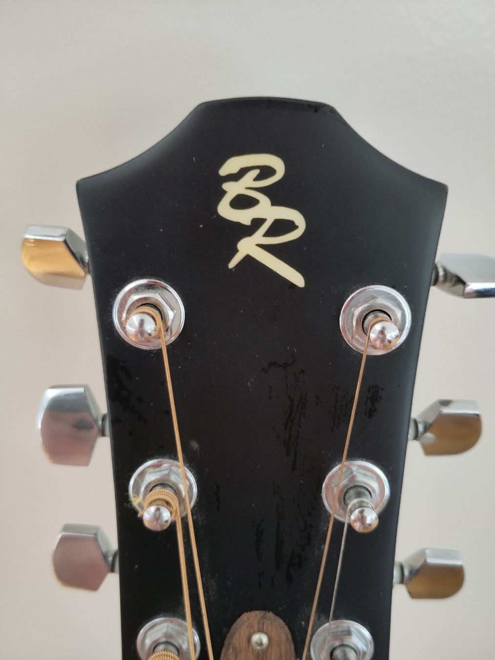 Strumenti musicali: Baton Rouge Aucustoc/electric guitar  – Usato da Wettingen venduto da amy_jmc2 1