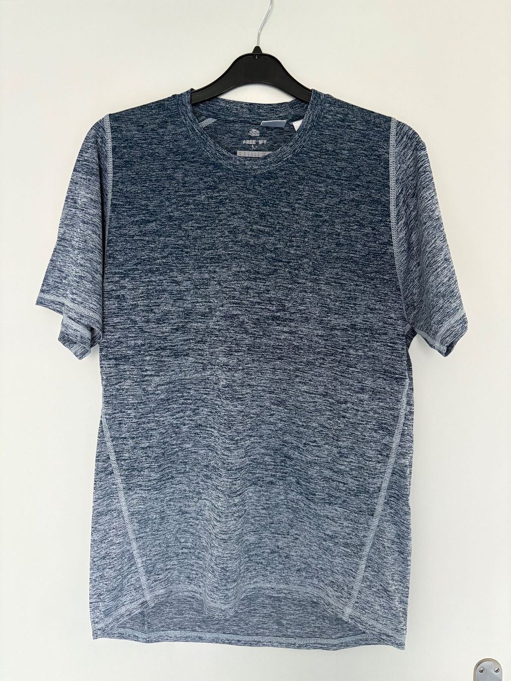 Adidas T-shirt: Adidas T-shirt - Men - Size M – Usato da Muzzano venduto da Sidney_3