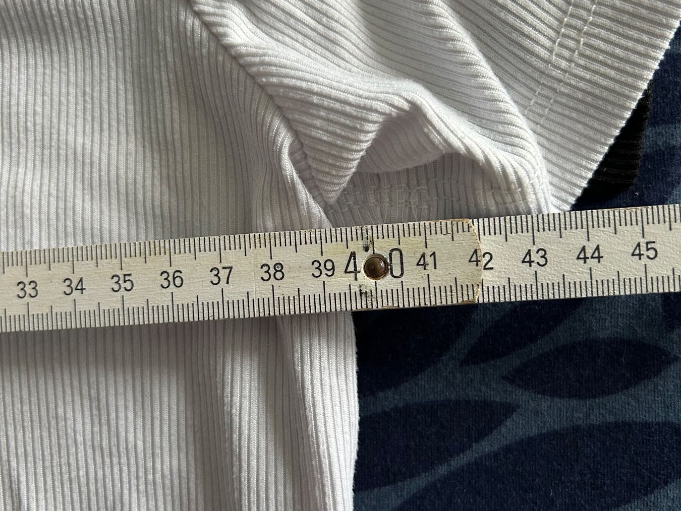 Kleiderpakete: 2 Damenshirt schwarz/weiss Gr. L – Gebraucht aus Obergösgen von Andre118 3