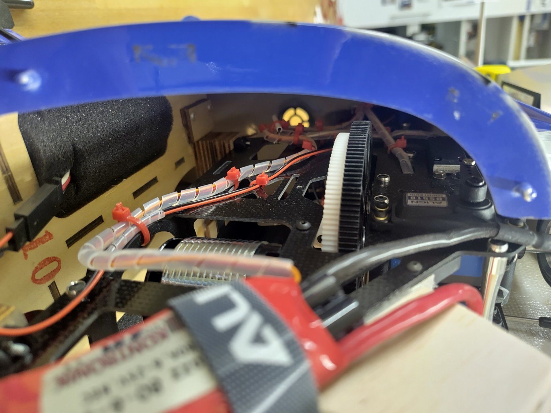 RC Kits de montage: T Rex 500 – D'occasion à Kirchberg BE par stegge 4