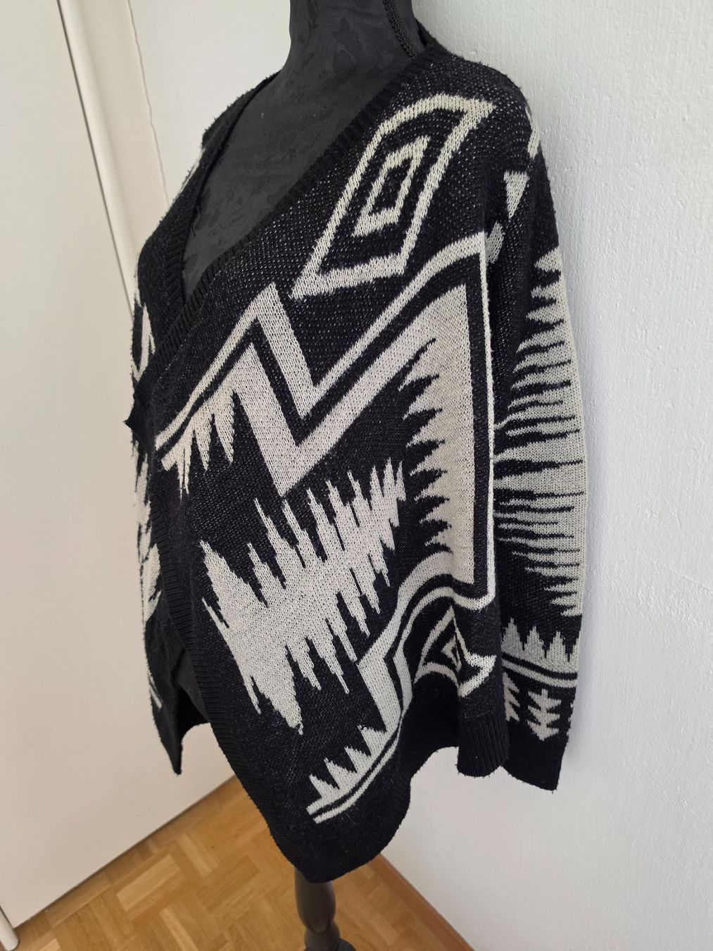 Jacken: Ethno Strickjacke Rick Cardona 1 Size – Gebraucht aus Stäfa von flamingo_17 2