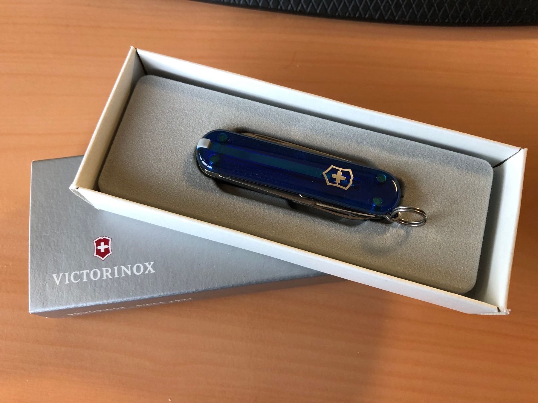 Victorinox Coltelli tascabile: Victorinox Taschenmesser Werbegeschenk NEU – Nuovo e nell'imballaggio originale da Gampelen venduto da Steuer0