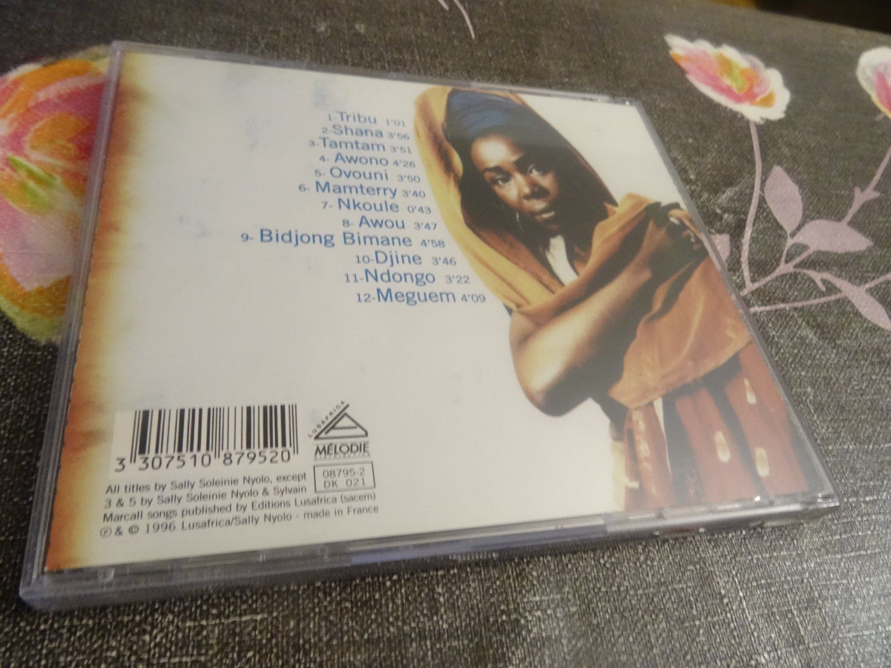 CD: Sally Nyolo - Tribu CD – Usato da Olten venduto da Disc-Ausverkauf 1