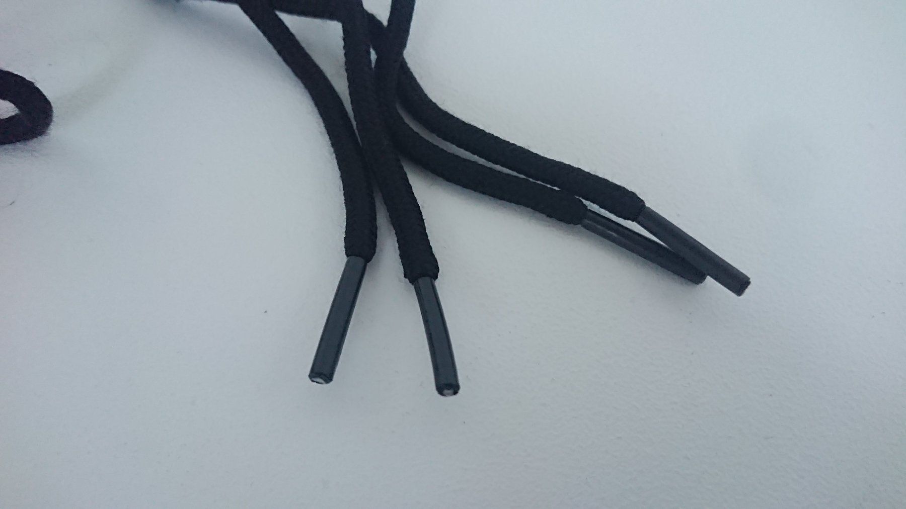 Scarpe da donna: Schnürbändel Schnürsenkel ca. 99 cm lang Schwarz – Usato da Hallau venduto da CHACLA 1