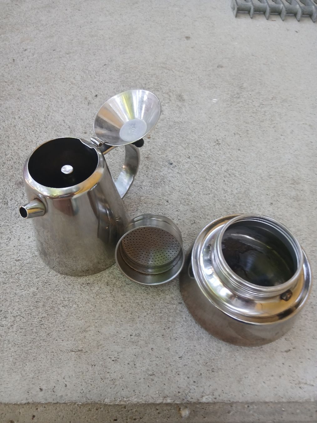 Bialetti Macchine per caffè & Macchine per espresso: cafetière italienne Bialeti – Usato da Yverdon-les-Bains venduto da n_g_l9bf