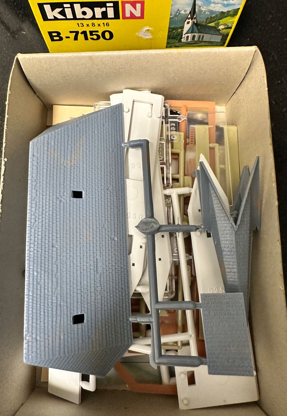 Kibri Modellini di ferrovie: Bausatz Kibri N B-7150 Kirche Kreuth DE – Nuovo e nell'imballaggio originale da Burgdorf venduto da Gedora 2