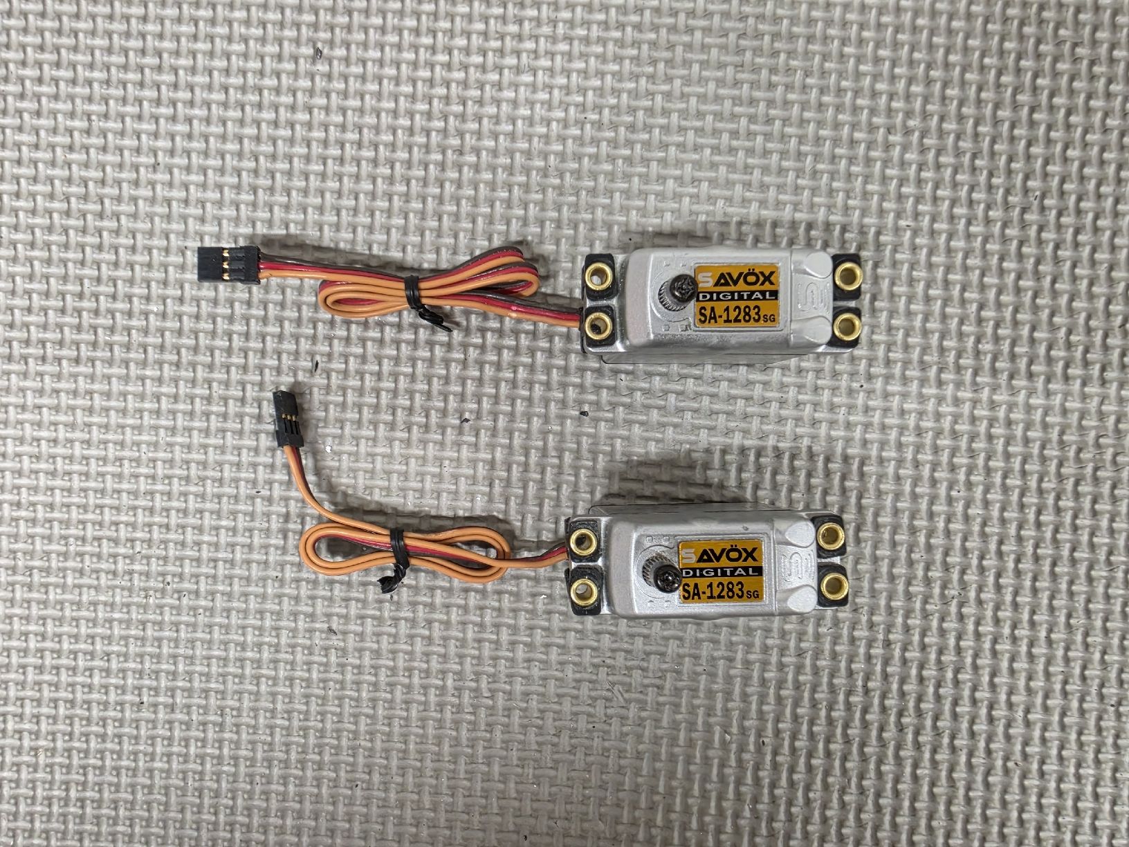 RC Modellbau: Savöx SA-1283SG Servos – Gebraucht aus Rupperswil von CrocoBlade