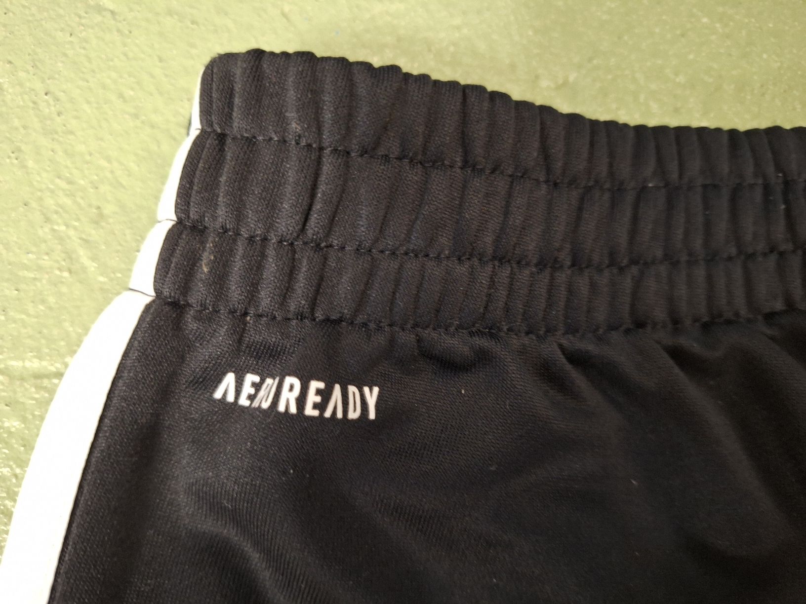 Adidas Pantaloni: Adidas Trainerhose – Usato da Niederglatt ZH venduto da Bobsli 2