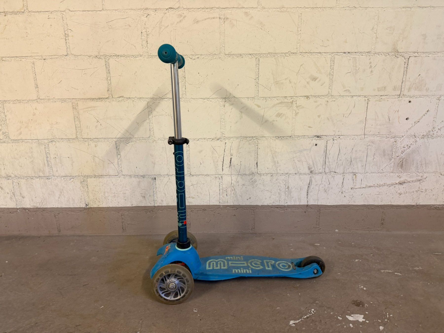 Micro Kickboard: Micro Mini Deluxe 3-in-1 – Usato da Schliern b. Köniz venduto da susikaupk 1