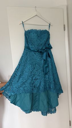 Blaues Abendkleid