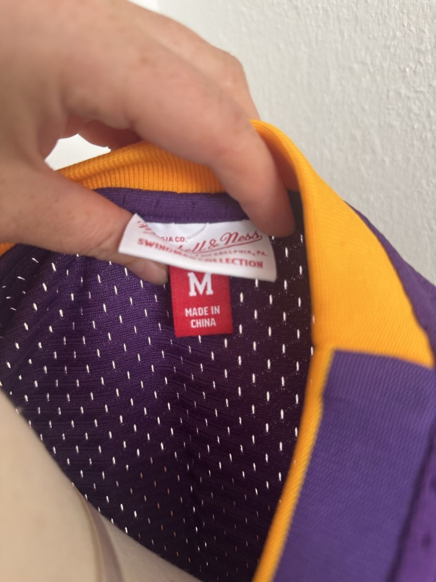 T-shirt: Lakers Triko 34 – Nuovo (secondo la descrizione) da Samedan venduto da Mercy_mercy 3